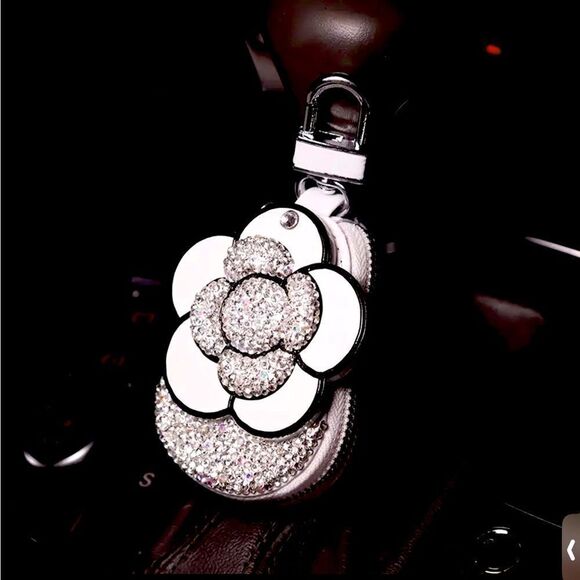 CAR KEYS HOLDER CAMELLIA MIRROR - Picture 4 of 4